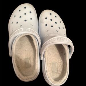Light Blue Crocs Classic Fuzz Lined Clogs | Women’s 10 / Men’s 8